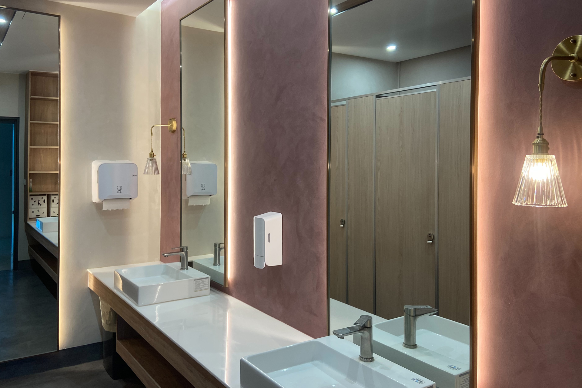 ALL_more_info_25I23_SjmZfDCN18